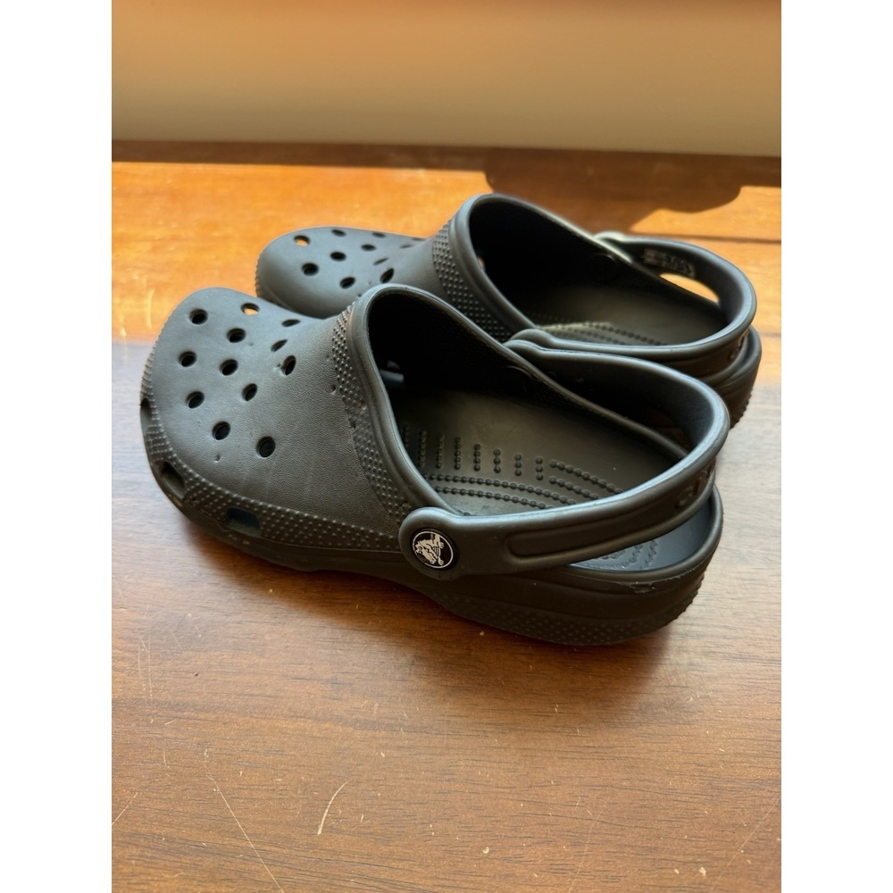 CROCS CLASSIC CLOG SANDALS (MEN 5) (WOMEN 7) BLACK UNISEX - Picture 3 of 4